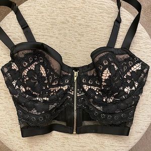 VS Bustier Bra 32C worn only 1-2 times. Beautiful lace